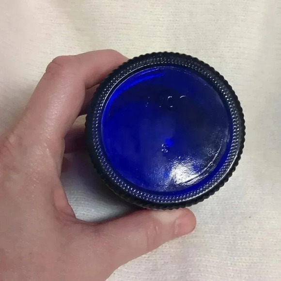 Vintage AVON Moonwind Perfumed Skin Softener Blue Glass Jar w/ Metal Lid. - Picture 3 of 4